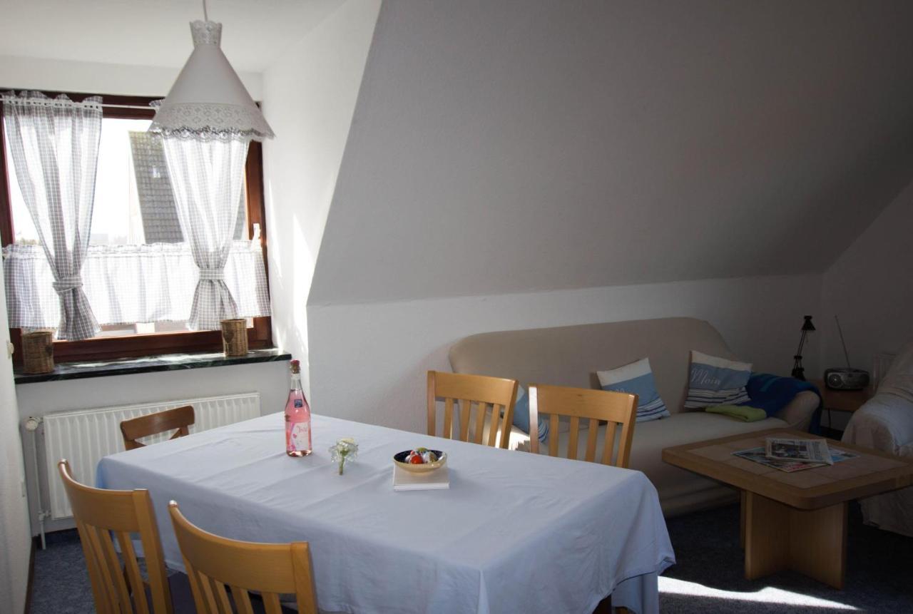 Ferienwohnungen-Neue-Tiefe-Wohnung-Kleiderbuegel Neue Tiefe Fehmarn Eksteriør billede
