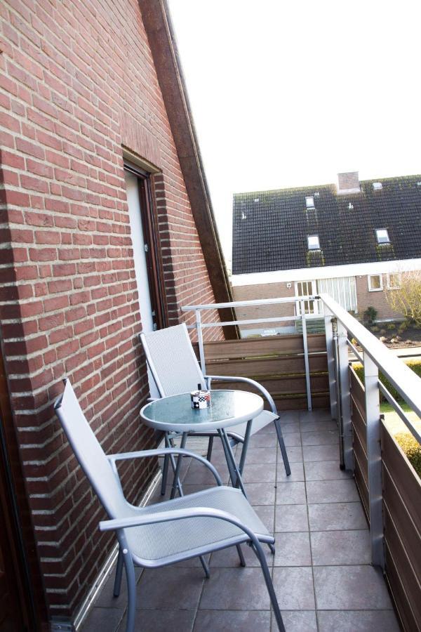 Ferienwohnungen-Neue-Tiefe-Wohnung-Kleiderbuegel Neue Tiefe Fehmarn Eksteriør billede